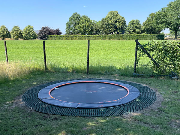 ingegraven trampoline gevaarlijk