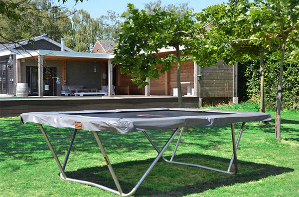 trampoline uit elkaar halen